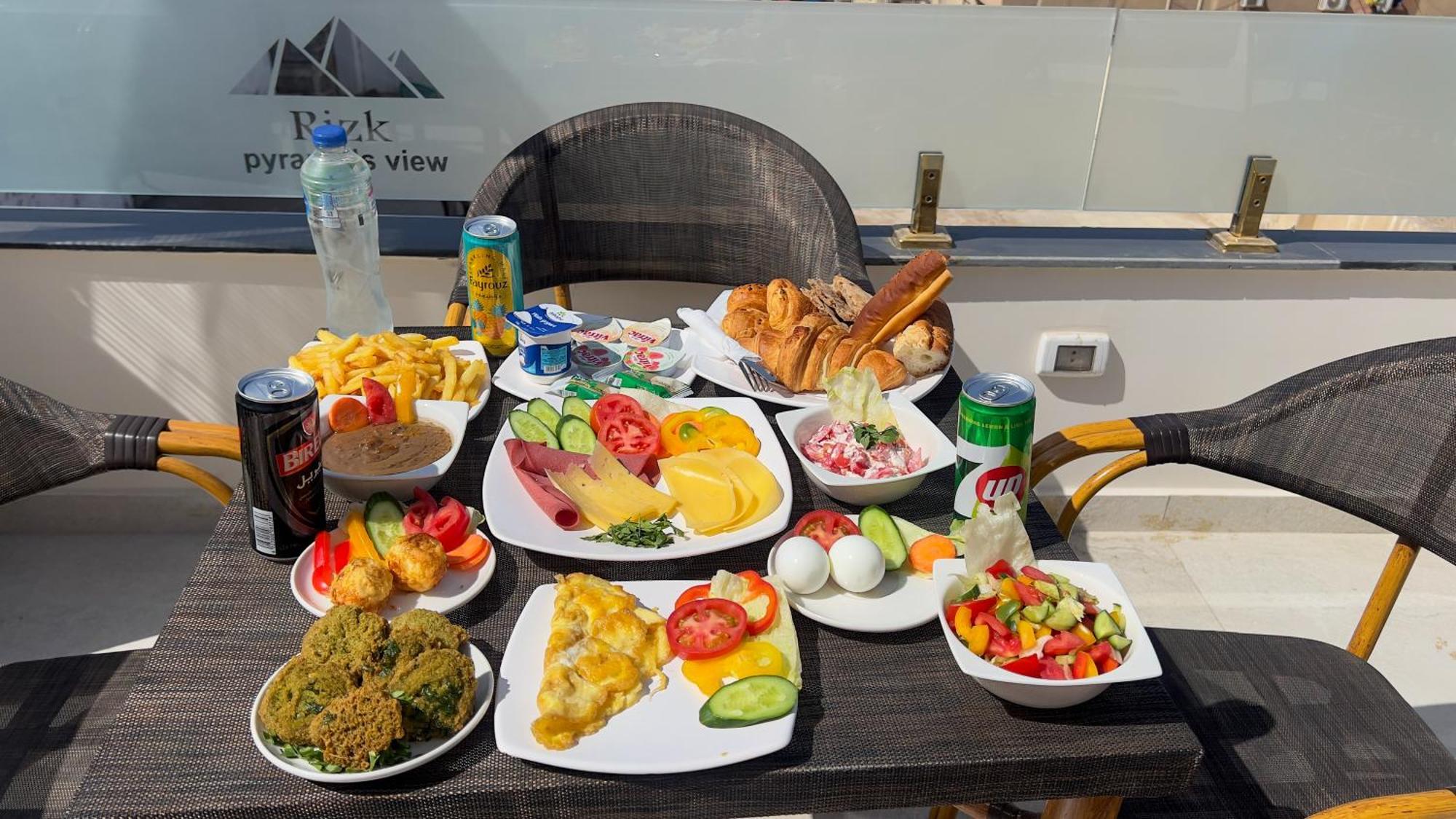 Rizk Pyramids View Hotel Kafret el-Gabal エクステリア 写真